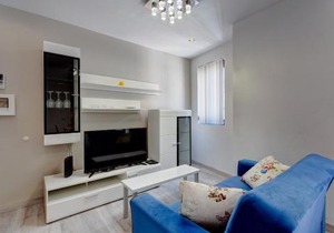 Modern Apartment just off the Promenade