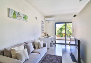 Modern apartment located between Ottawa and Montreal