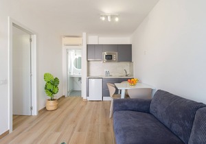 Modern apartment. Swimming pool and terrace. Right on the beach in Corralejo - Home For Guest
