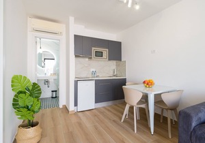 Modern apartment. Swimming pool and terrace. Right on the beach in Corralejo - Home For Guest
