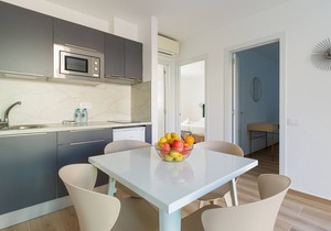 Modern apartment. Swimming pool and beachfront. Corralejo