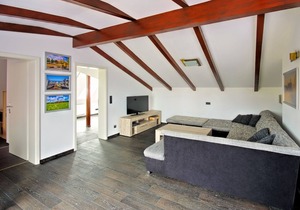 Modern apartment with plenty of space for 4 people