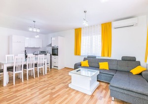 Modern apartment with 3 bedrooms, balcony and WiFi