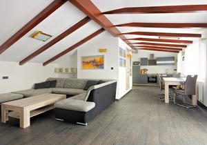 Modern apartment with plenty of space for 4 people