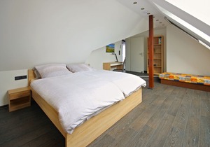 Modern apartment with plenty of space for 4 people