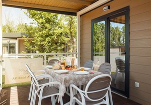 Modern chalet with 2 bathrooms and a porch, 11 km from Porec