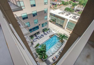 Modern Chic 3BR in Houston Heights by Stay Gia