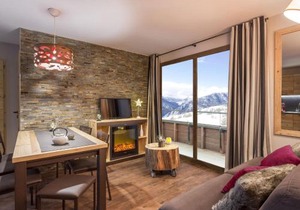 Modern Comfort by the Slopes