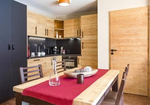 Modern Comfort by the Slopes