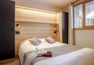 Modern Comfort by the Slopes