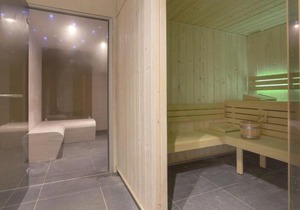 Modern Comfort by the Slopes