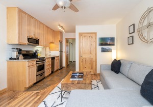 Modern Comfort with Hillside Views from Bay Window, River Trail Steps Away