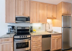 Modern Comfort with Hillside Views from Bay Window, River Trail Steps Away