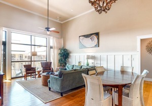 Modern Condo with Shared Pool, High-Speed WiFi, Central AC, and Washer/Dryer!