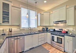 Modern Dalton Ranch Golf Club Home w/Mtn View