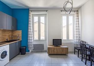 Modern flat near Parc du 26ème Centenaire