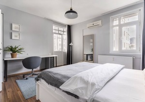 Modern Flat with Terrace on Bagdat Avenue