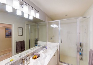 Modern, Highly Upgraded 2 Bed, 2 Bath Ground Floor Condo in Coconut Plantation at Ko Olina