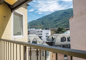 Modern Holiday Attic "5. Piano - Bolzano" with Wi-Fi and Air Conditioning