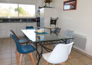 Modern House with South-Facing Garden & Terrace, 350m from Sea, Trégastel