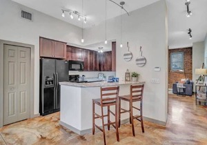 Modern, Insta-Worthy 2B Townhome in Springfield!
