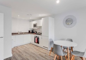 Modern & Light 2 Bed Flat in Central Birmingham