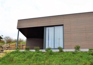 Modern Single-Level House with WiFi, Terrace, and Parking in Trégastel
