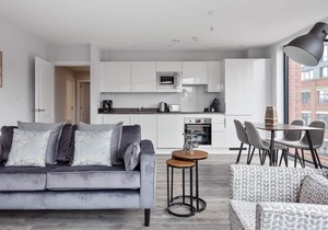 Modern & Spacious Apartment In Central Birmingham