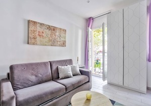 Modern spacious apartment in heart of Frejus by easyBNB