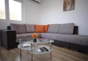Modern Spacious One Bedroom Apartment Rafailovici ZATVOREN
