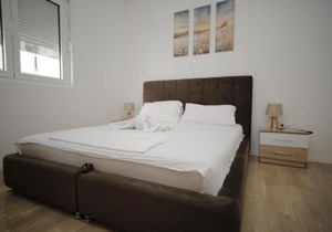 Modern Spacious One Bedroom Apartment Rafailovici ZATVOREN