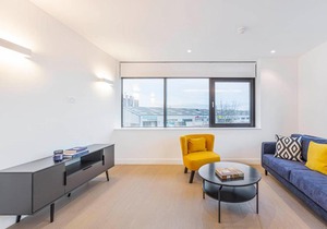 Modern Standard 1 bed in Brentford