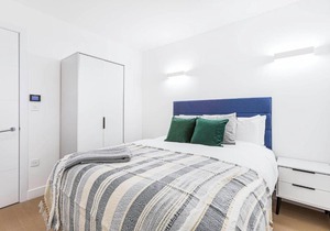 Modern Standard 1 bed in Brentford