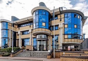 Modern Standard 1 bed in Brentford