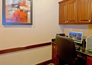 Modern Suite | Free Breakfast + Outdoor Pool + Hot Tub