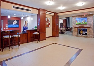 Modern Suite | Free Breakfast + Outdoor Pool + Hot Tub
