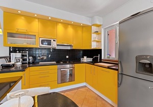 Modern Two-Bedroom Apartment Impreza in Vabriga