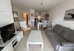 Modern two-room apartment with all comfort in the city center, shops and beach on foot for 6