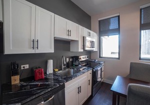 Modern Upscale 2BR Apartment in Carson - Stay Gia