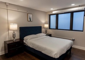 Modern Upscale 2BR Apartment in Carson - Stay Gia