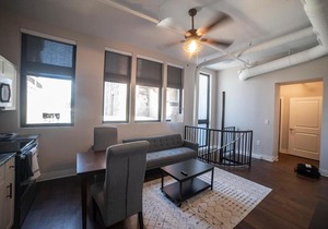 Modern Upscale 2BR Apartment in Carson - Stay Gia