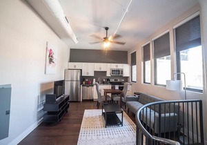 Modern Upscale 2BR Apartment in Carson - Stay Gia