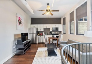 Modern Upscale 2BR Apartment on Carson Stay Gia