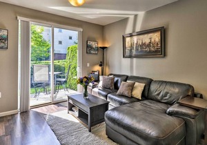 Modern Vancouver Townhome - Right on Main St!