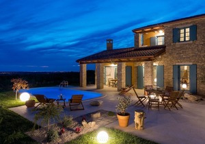Modern villa with private pool near Umag