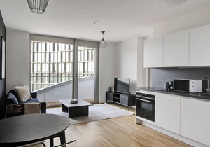 Modern Wieden 1BR w/Balcony, Gym, Elevator, walk to U-Bahn, by Blueground