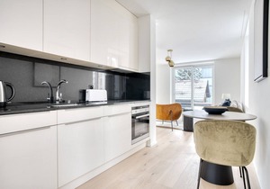 Modern Wiedikon 2.0 Room w/Storage & W/D, 3 min to Market, by Blueground