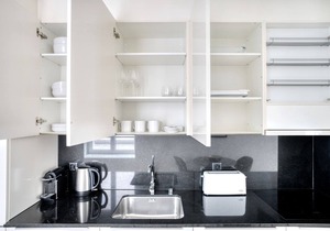 Modern Wiedikon 2.0 Room w/Storage & W/D, 3 min to Market, by Blueground