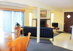 Modest suite in downtown Homer, walking distance to all attractions