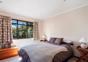 Moetu Lodge - Pukawa Bay Holiday Home, PUKAWA BAY